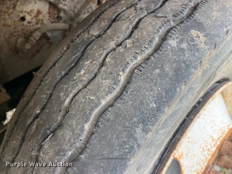 image for item EK8666 2011 Cargotec 4X2 yard truck