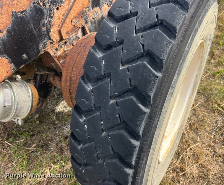 image for item EK8666 2011 Cargotec 4X2 yard truck