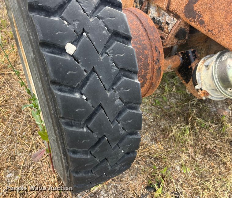 image for item EK8666 2011 Cargotec 4X2 yard truck