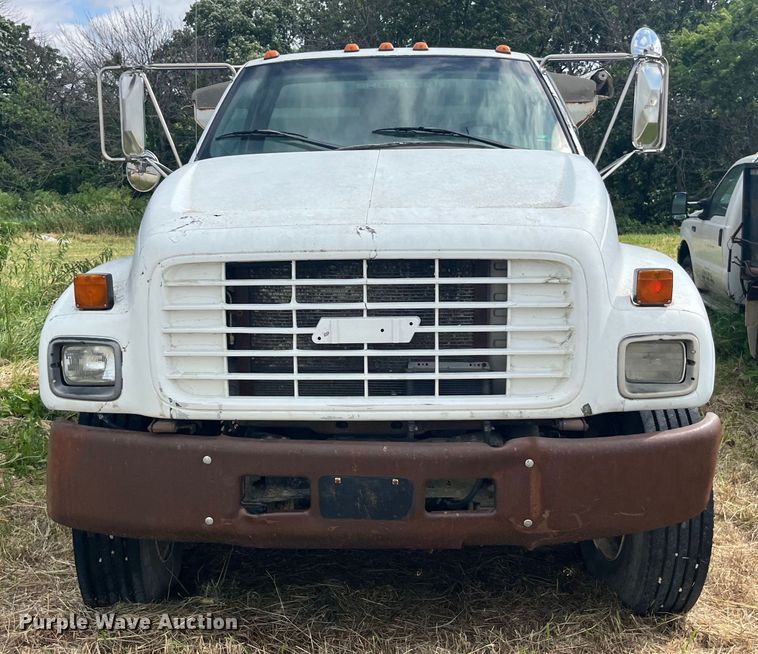 image for item EK8695 1999 GMC C6500 applicator truck