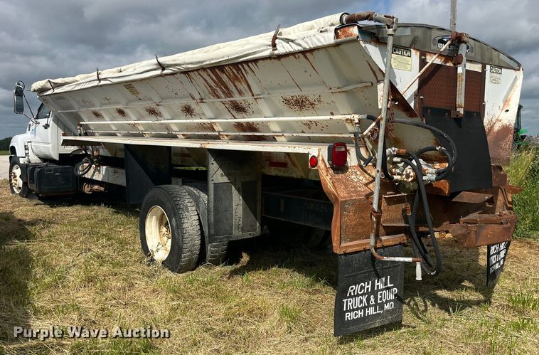 image for item EK8695 1999 GMC C6500 applicator truck