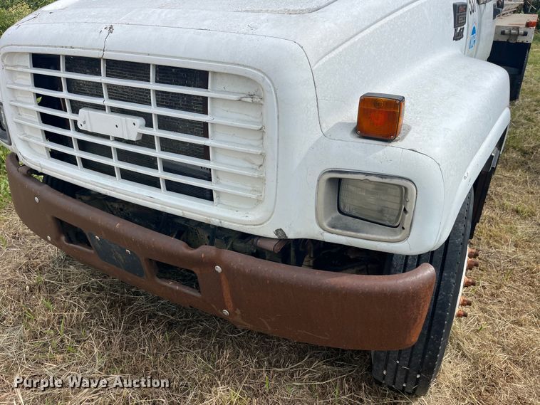 image for item EK8695 1999 GMC C6500 applicator truck