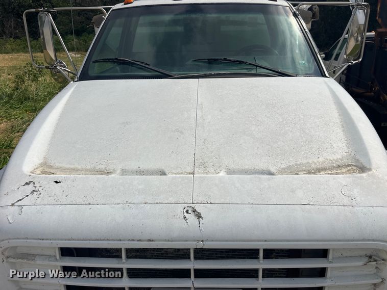 image for item EK8695 1999 GMC C6500 applicator truck