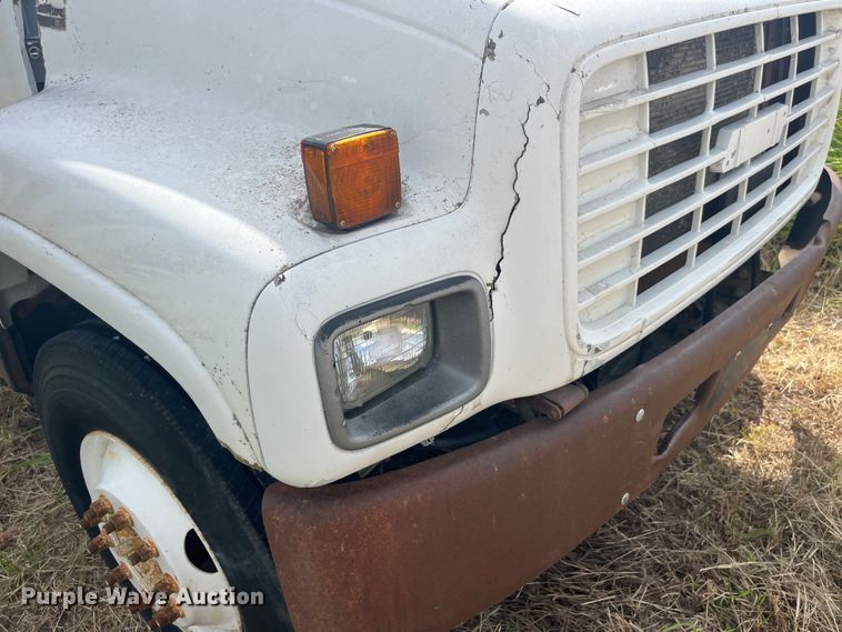 image for item EK8695 1999 GMC C6500 applicator truck