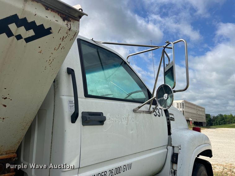 image for item EK8695 1999 GMC C6500 applicator truck