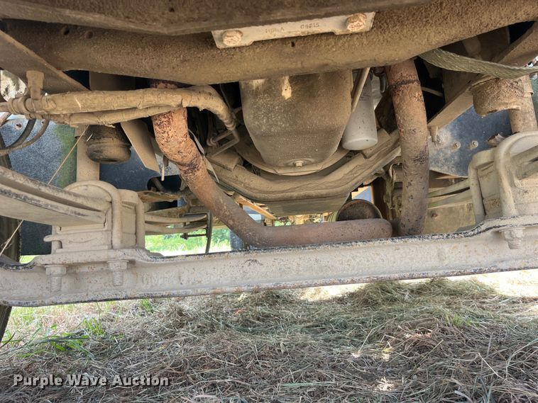 image for item EK8695 1999 GMC C6500 applicator truck