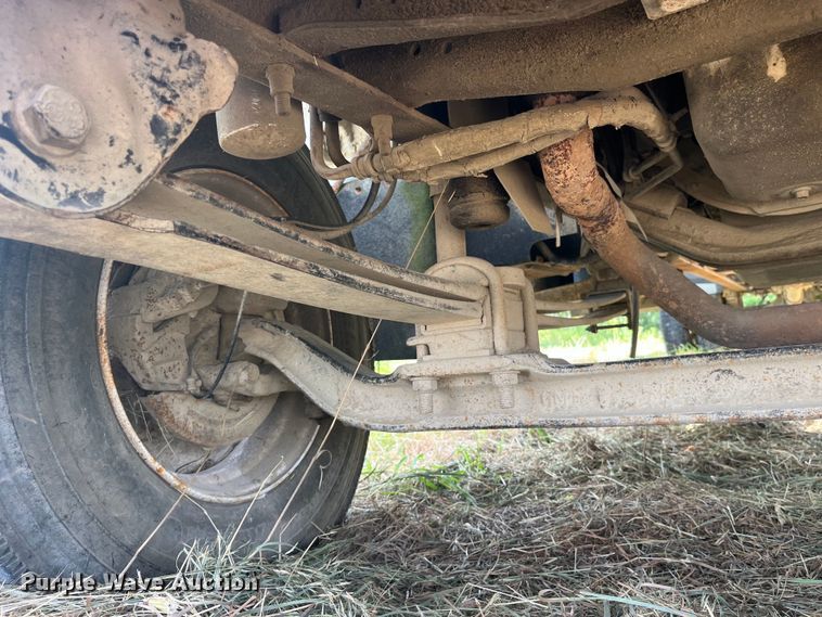 image for item EK8695 1999 GMC C6500 applicator truck