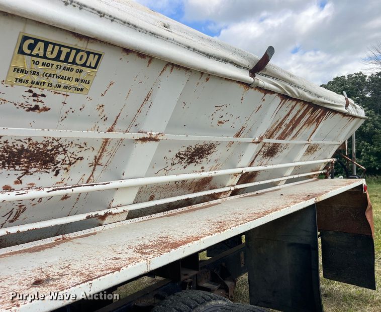 image for item EK8695 1999 GMC C6500 applicator truck