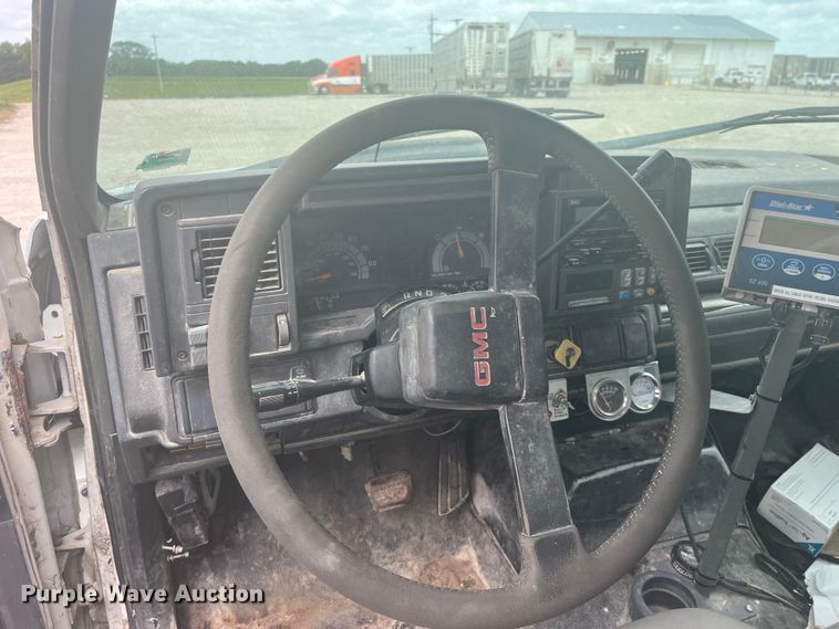 image for item EK8695 1999 GMC C6500 applicator truck