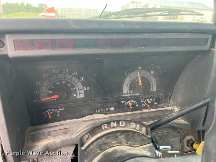 image for item EK8695 1999 GMC C6500 applicator truck