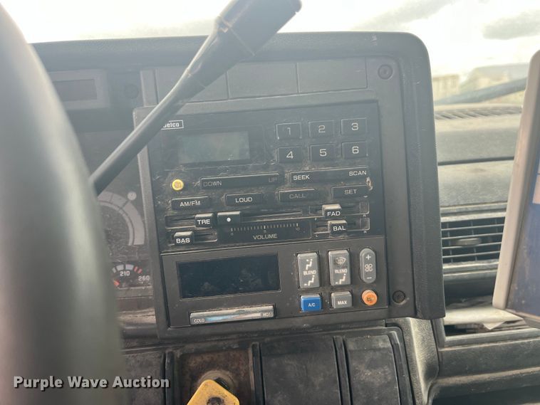 image for item EK8695 1999 GMC C6500 applicator truck