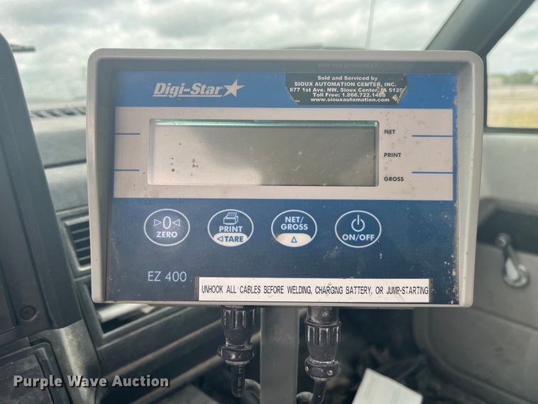 image for item EK8695 1999 GMC C6500 applicator truck