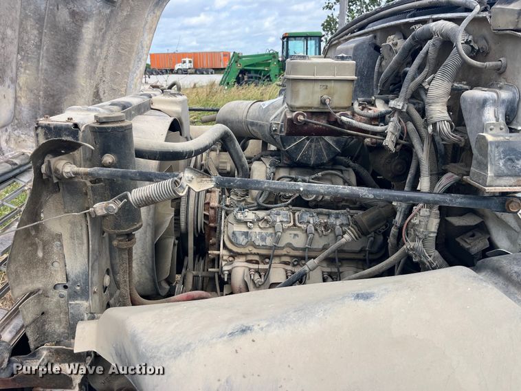 image for item EK8695 1999 GMC C6500 applicator truck