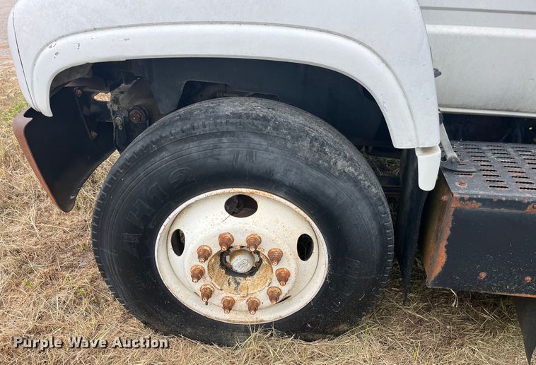 image for item EK8695 1999 GMC C6500 applicator truck