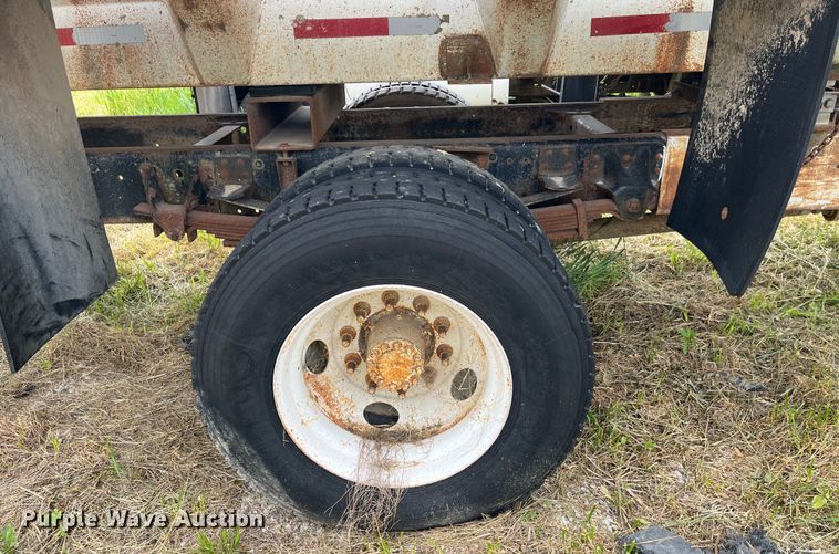 image for item EK8695 1999 GMC C6500 applicator truck