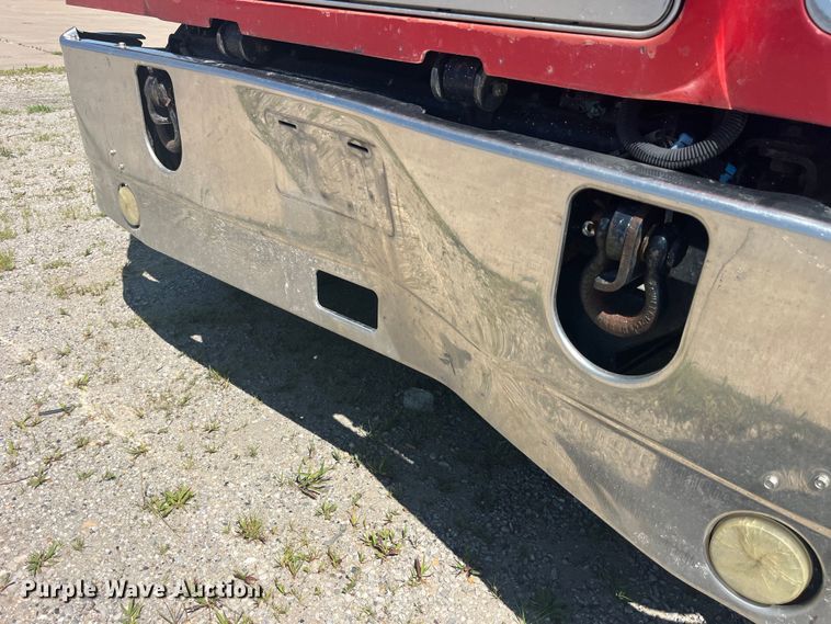 image for item EK8714 2006 Mack CHN613 semi truck