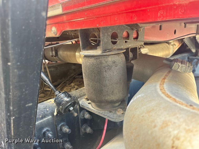 image for item EK8714 2006 Mack CHN613 semi truck