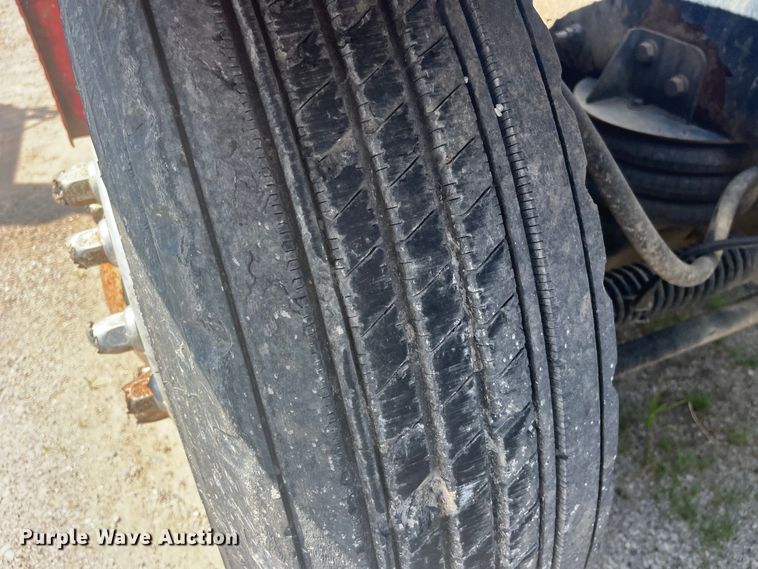 image for item EK8714 2006 Mack CHN613 semi truck