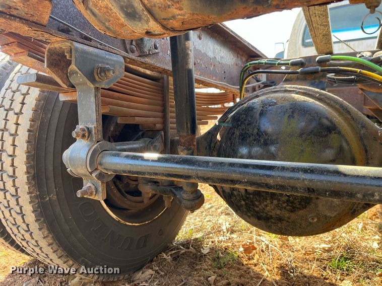 image for item LE9020 2003 Chevrolet  C7500 truck cab and chassis