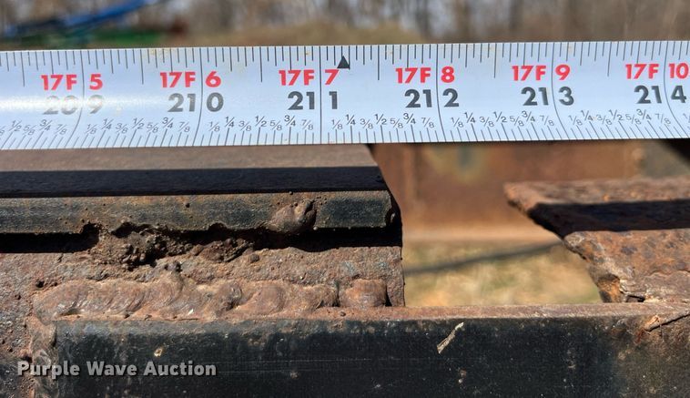 image for item LE9020 2003 Chevrolet  C7500 truck cab and chassis