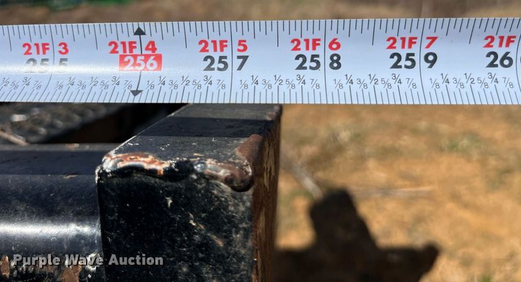 image for item LE9020 2003 Chevrolet  C7500 truck cab and chassis