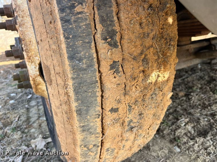 image for item LE9020 2003 Chevrolet  C7500 truck cab and chassis