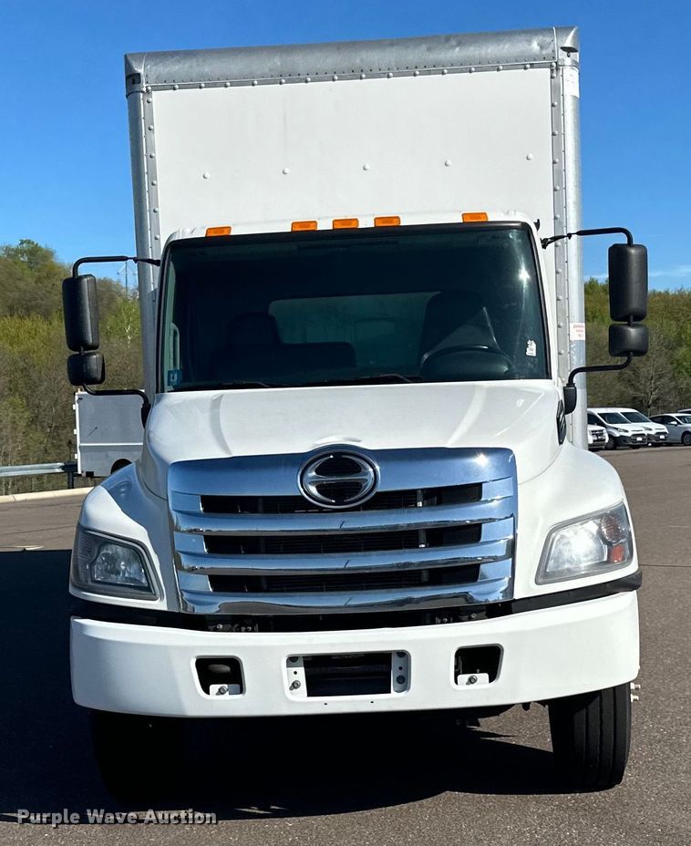 image for item LR9324 2018 Hino 268A box truck