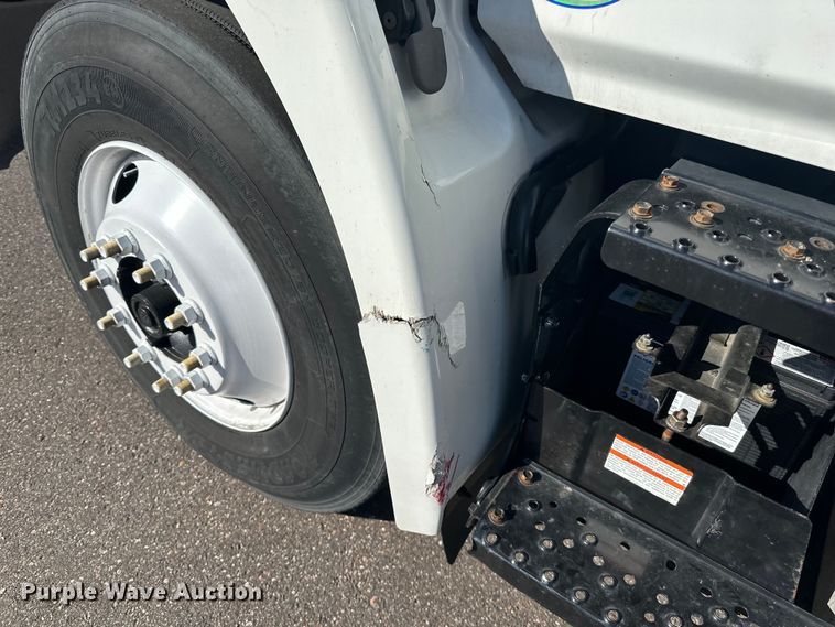 image for item LR9324 2018 Hino 268A box truck