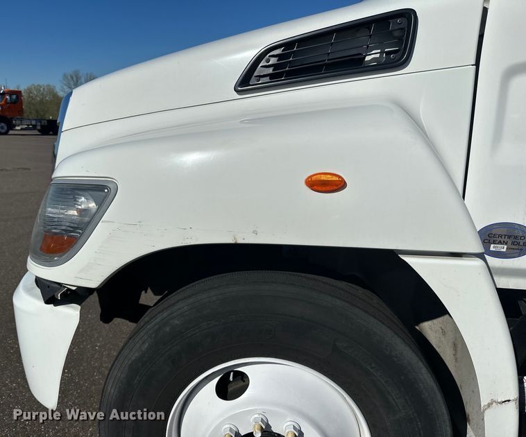 image for item LR9324 2018 Hino 268A box truck