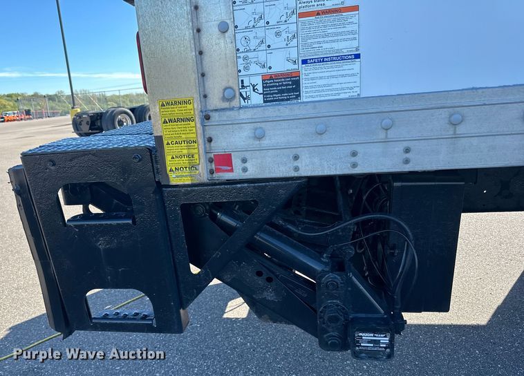 image for item LR9324 2018 Hino 268A box truck