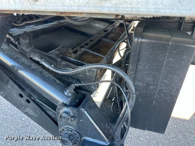 image for item LR9324 2018 Hino 268A box truck