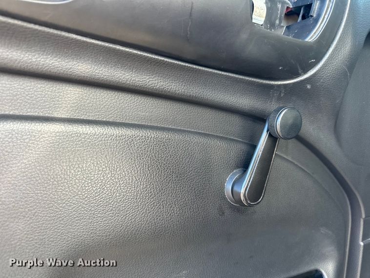 image for item LR9324 2018 Hino 268A box truck