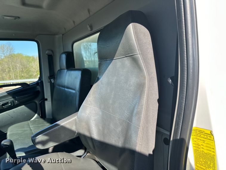 image for item LR9324 2018 Hino 268A box truck