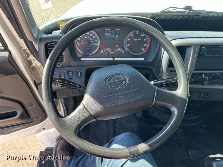 image for item LR9324 2018 Hino 268A box truck