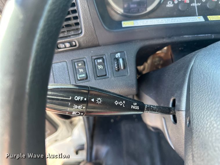 image for item LR9324 2018 Hino 268A box truck