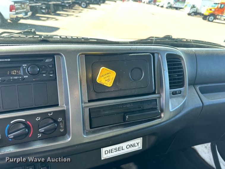 image for item LR9324 2018 Hino 268A box truck