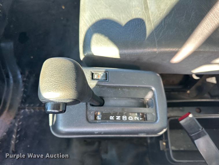 image for item LR9324 2018 Hino 268A box truck