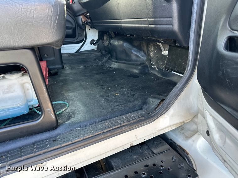 image for item LR9324 2018 Hino 268A box truck