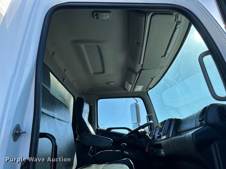 image for item LR9324 2018 Hino 268A box truck