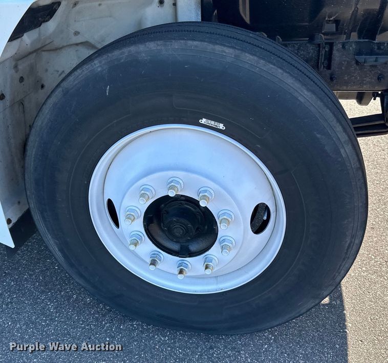 image for item LR9324 2018 Hino 268A box truck