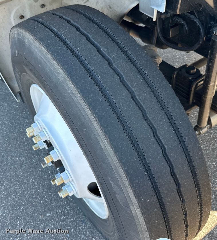 image for item LR9324 2018 Hino 268A box truck