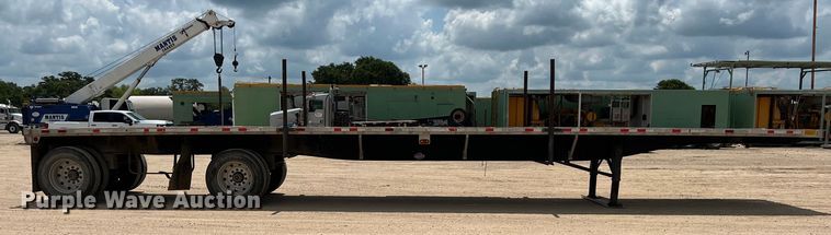 image for item LU9901 2000 Utility Trailer FS2CHA flatbed trailer