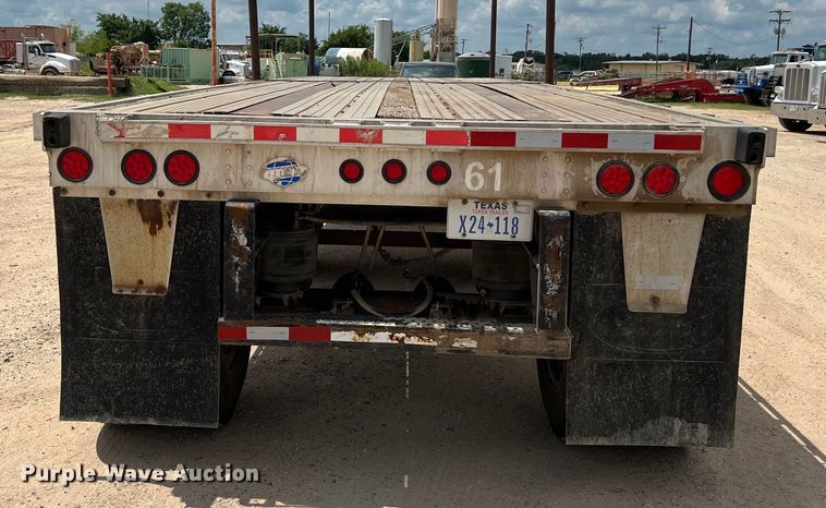 image for item LU9901 2000 Utility Trailer FS2CHA flatbed trailer