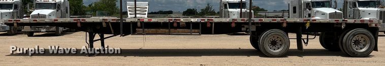 image for item LU9901 2000 Utility Trailer FS2CHA flatbed trailer