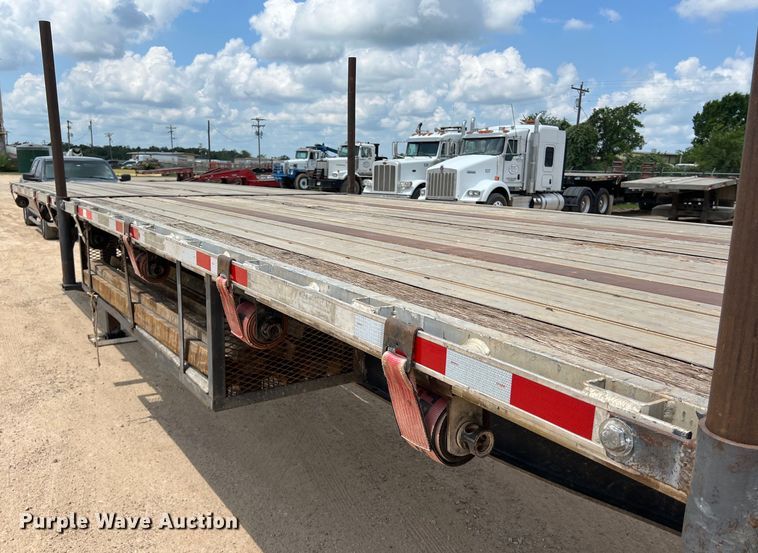 image for item LU9901 2000 Utility Trailer FS2CHA flatbed trailer