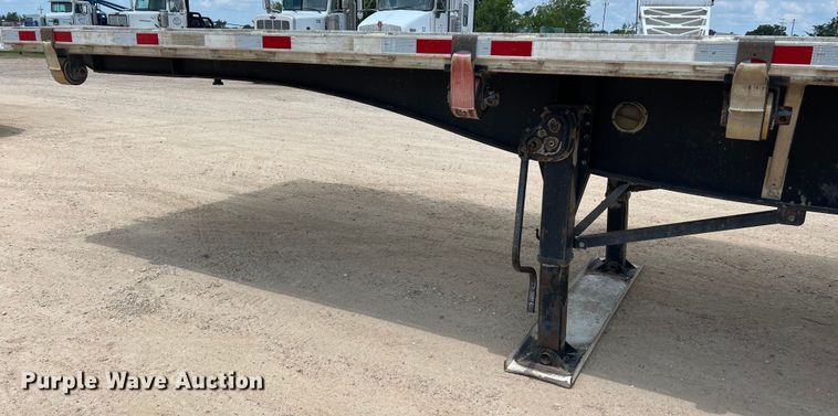 image for item LU9901 2000 Utility Trailer FS2CHA flatbed trailer