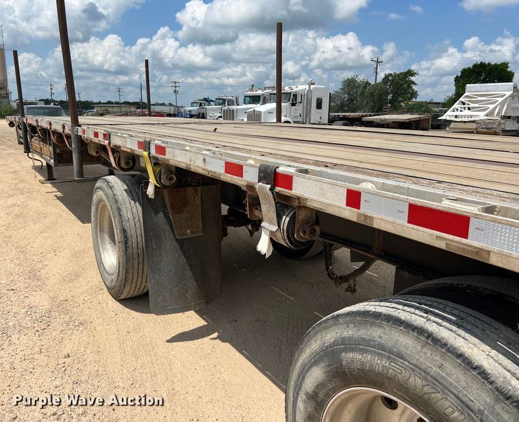 image for item LU9901 2000 Utility Trailer FS2CHA flatbed trailer