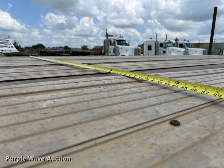 image for item LU9901 2000 Utility Trailer FS2CHA flatbed trailer