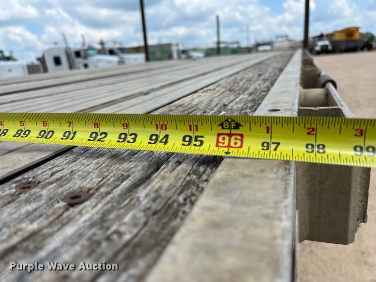 image for item LU9901 2000 Utility Trailer FS2CHA flatbed trailer