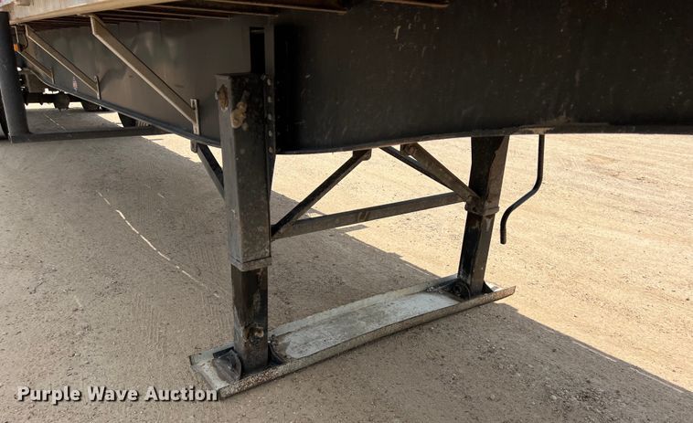 image for item LU9901 2000 Utility Trailer FS2CHA flatbed trailer